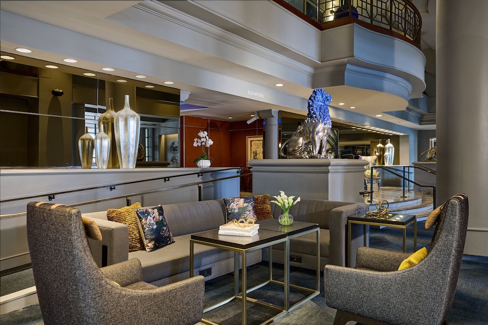 Renaissance Los Angeles Airport Hotel