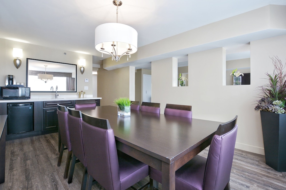 Holiday Inn Toronto International Airport