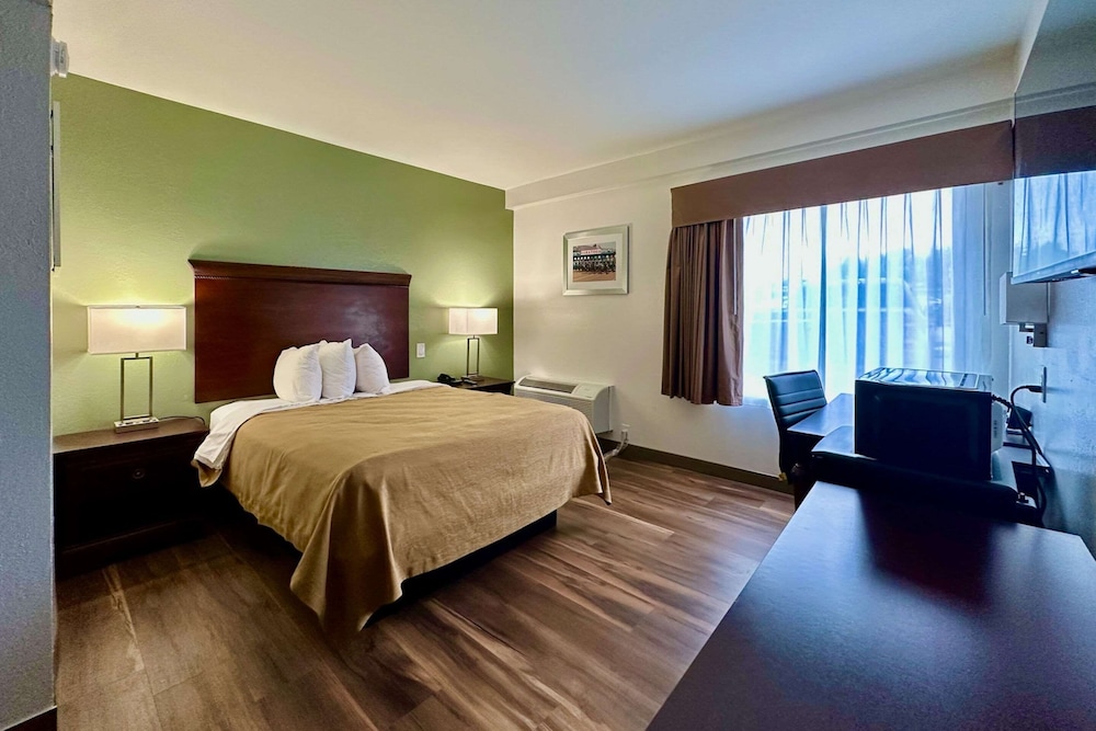 Quality Inn & Suites Albany Airport