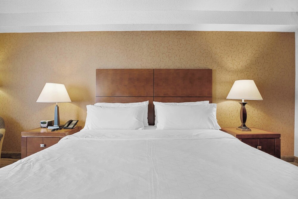 Sandman Hotel & Suites London Downtown