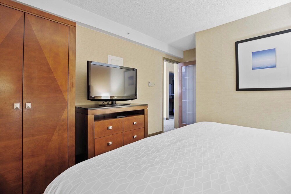 Sandman Hotel & Suites London Downtown
