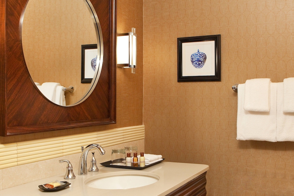 Sheraton Portsmouth Harborside Hotel