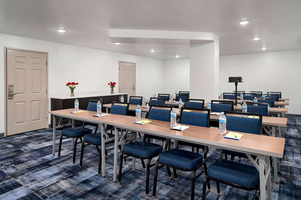 La Quinta Inn by Wyndham Columbus Airport Area
