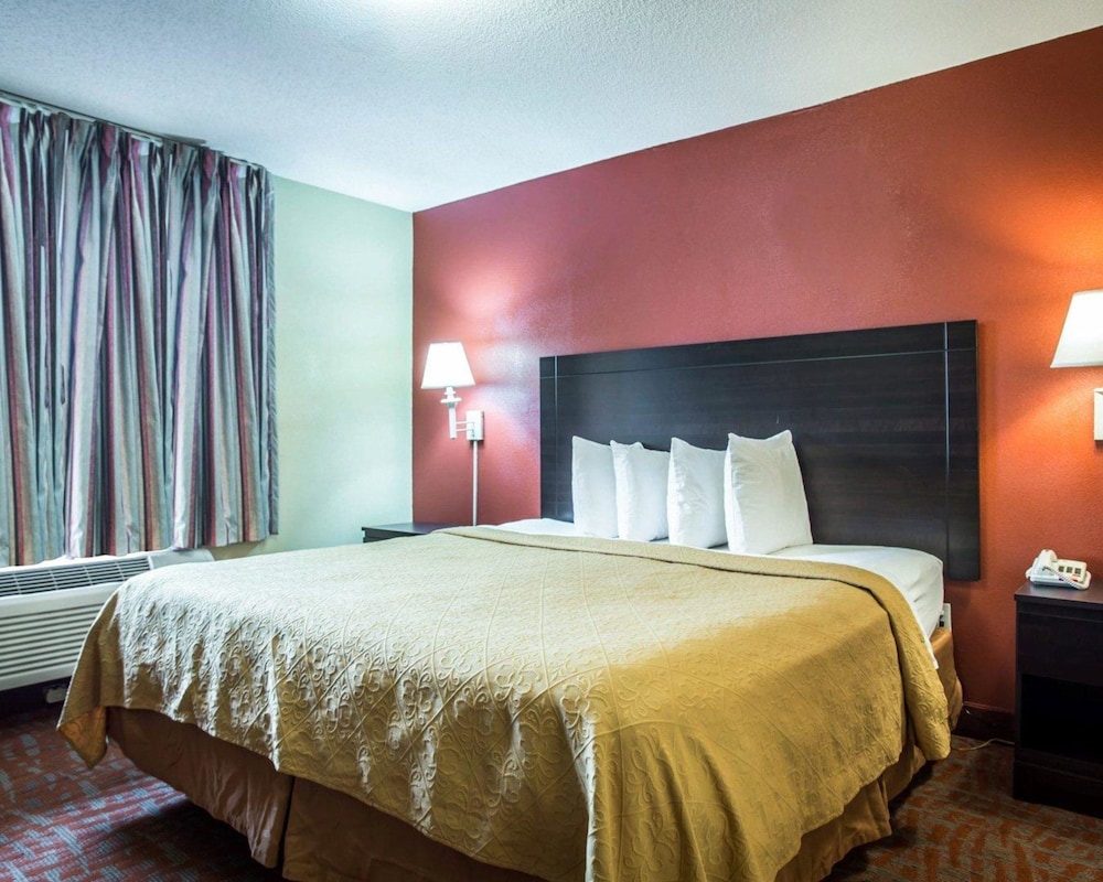 Quality Inn & Suites Monroe