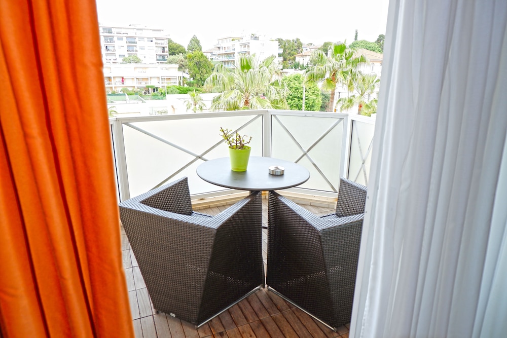 AC Hotel by Marriott Ambassadeur Antibes - Juan Les Pins photo 2