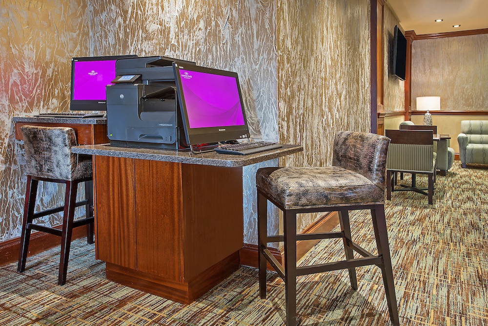Crowne Plaza Knoxville Downtown University by IHG