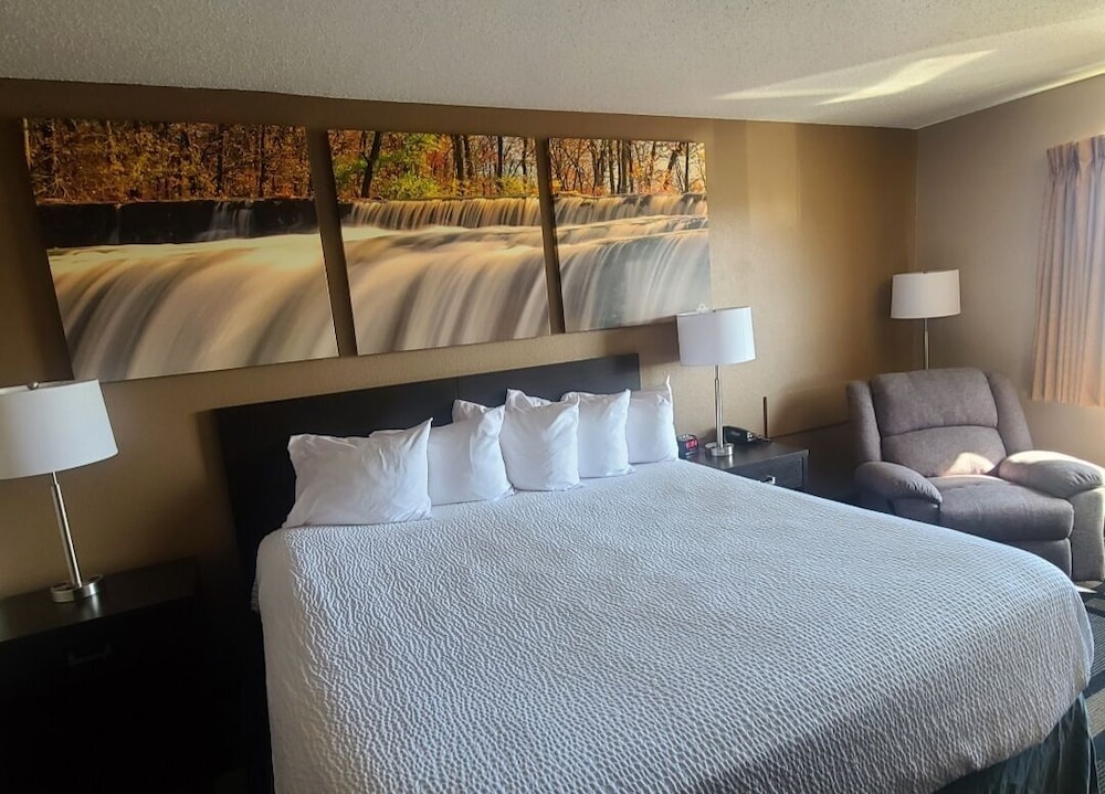 Days Inn by Wyndham Watertown