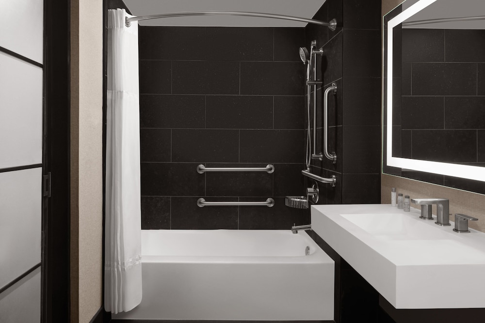 Renaissance Chicago North Shore Hotel