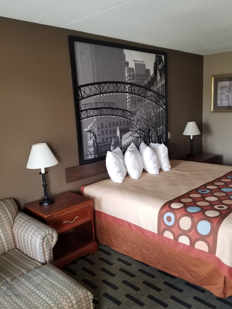 Red Roof Inn & Suites Marysville