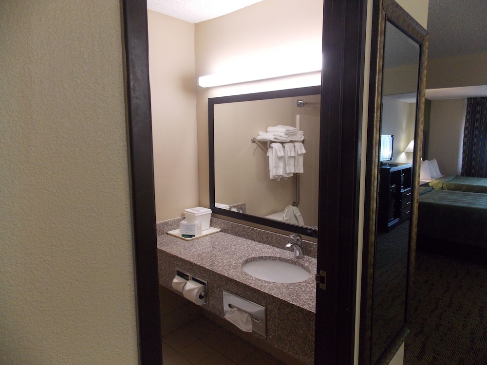 Quality Inn & Suites