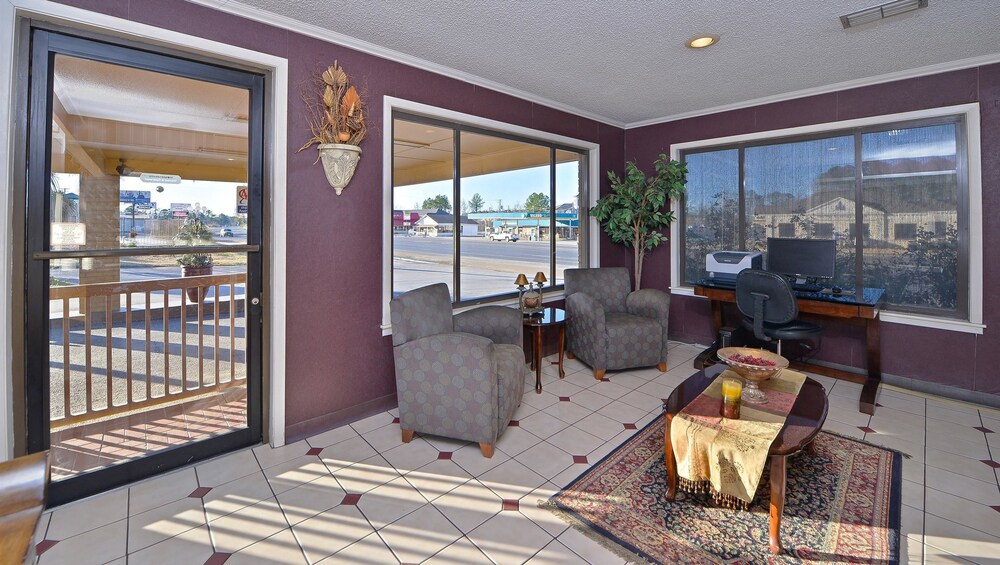 Xecutive Inn and Suites