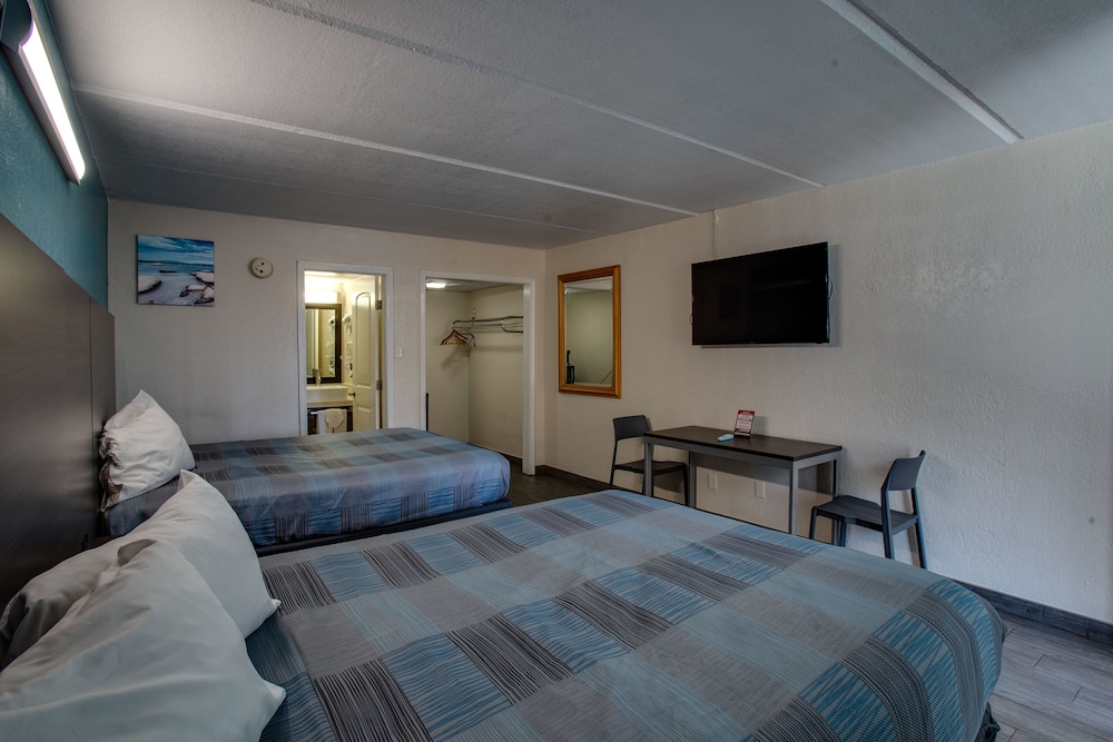 WindWater Hotel and Marina
