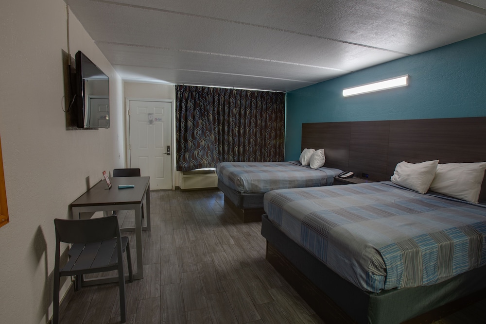 WindWater Hotel and Marina
