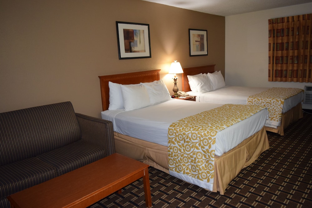 Days Inn by Wyndham Portage/Cascade Mountain area