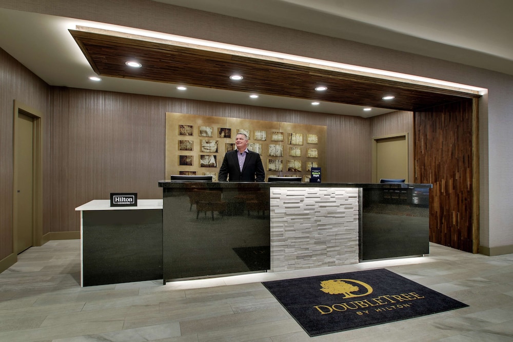 DoubleTree By Hilton Mt. Vernon photo 2
