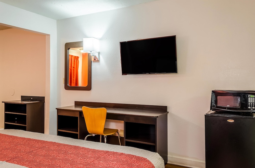 Motel 6 Saraland, AL