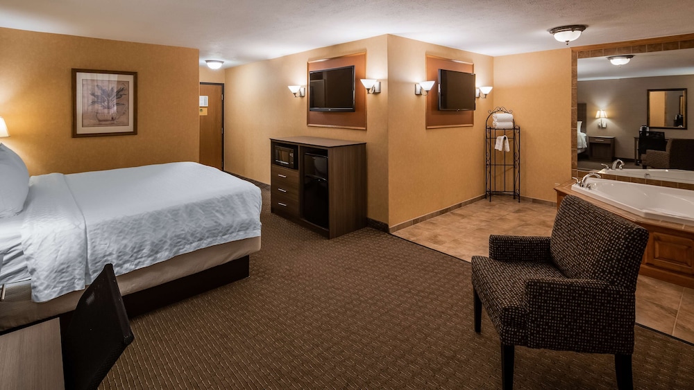 Best Western Plus North Canton Inn & Suites