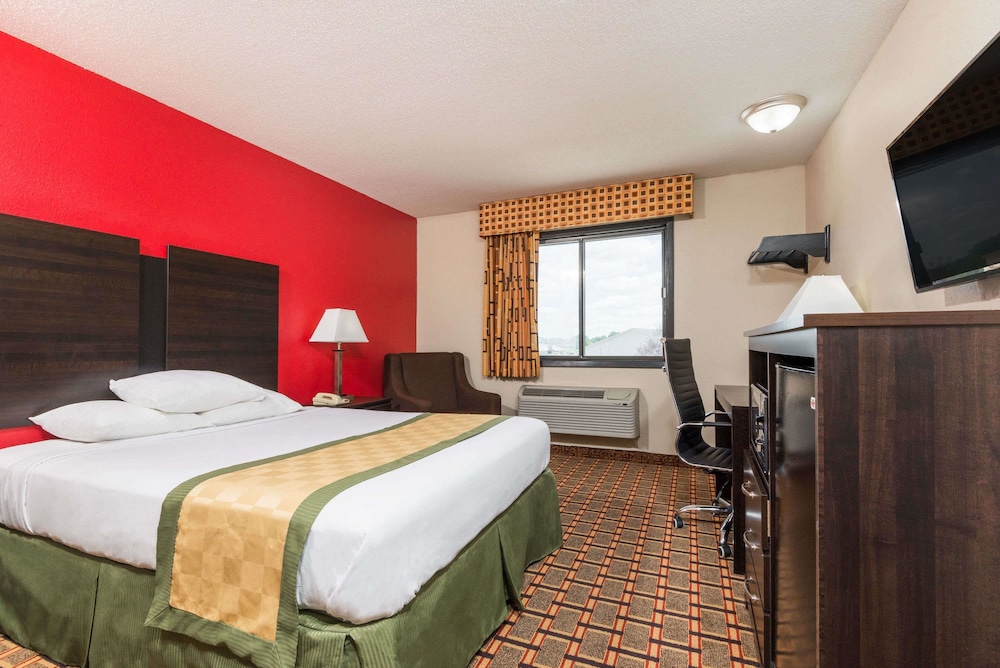 Days Inn by Wyndham Muncie -Ball State University