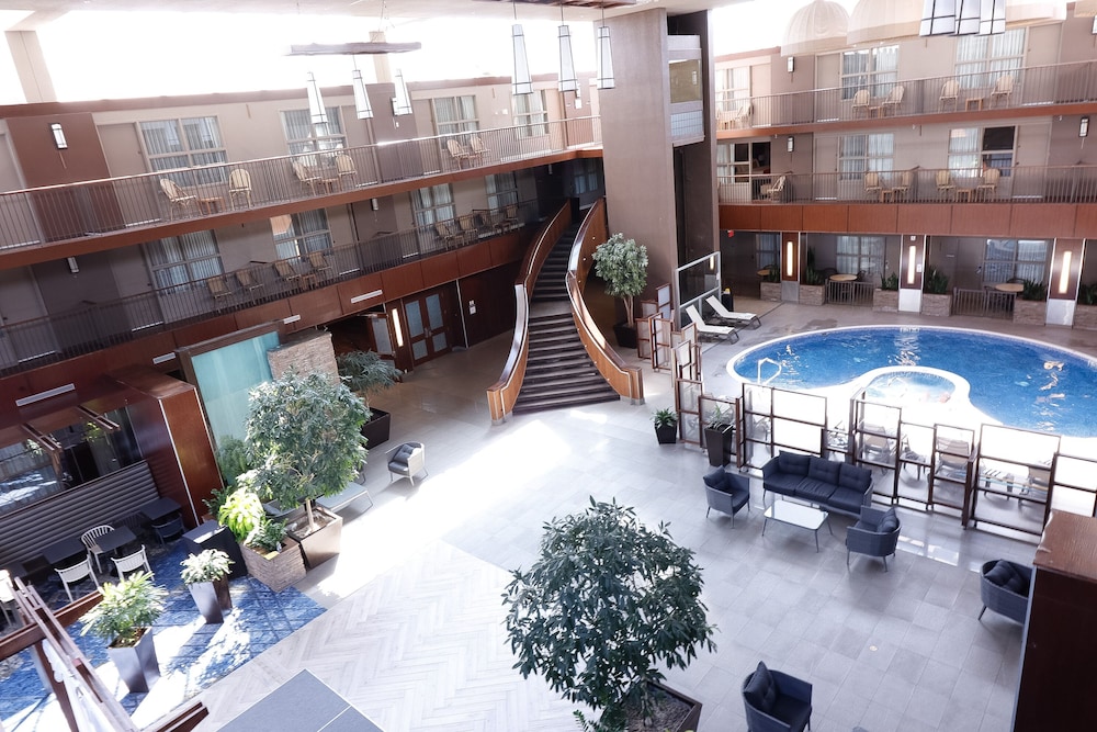 Delta Hotels by Marriott Calgary South
