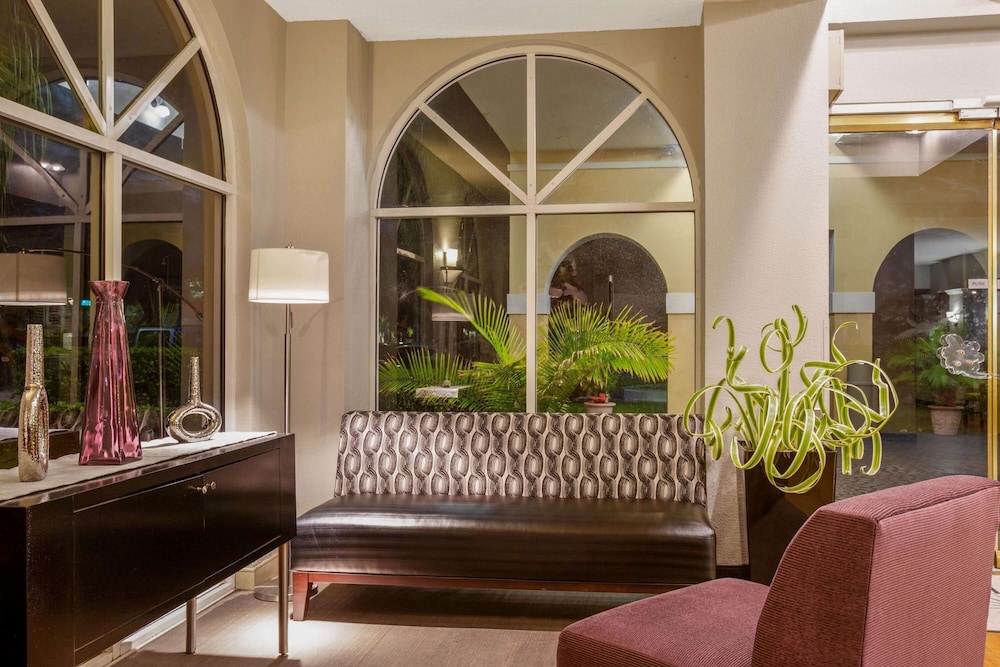 La Quinta Inn & Suites by Wyndham Miami Lakes