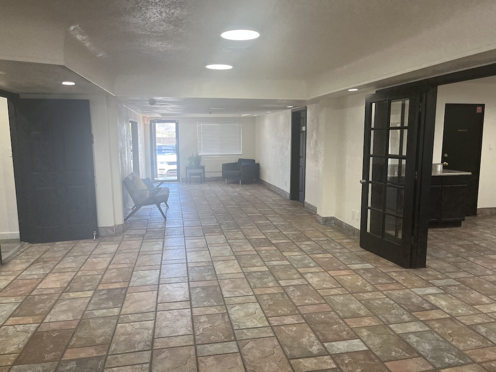 Ocotillo Apartments & Hotel