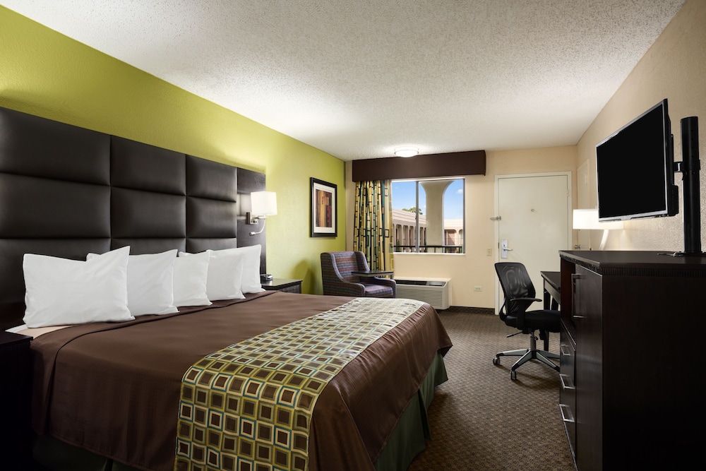 Days Inn by Wyndham Dallas Irving