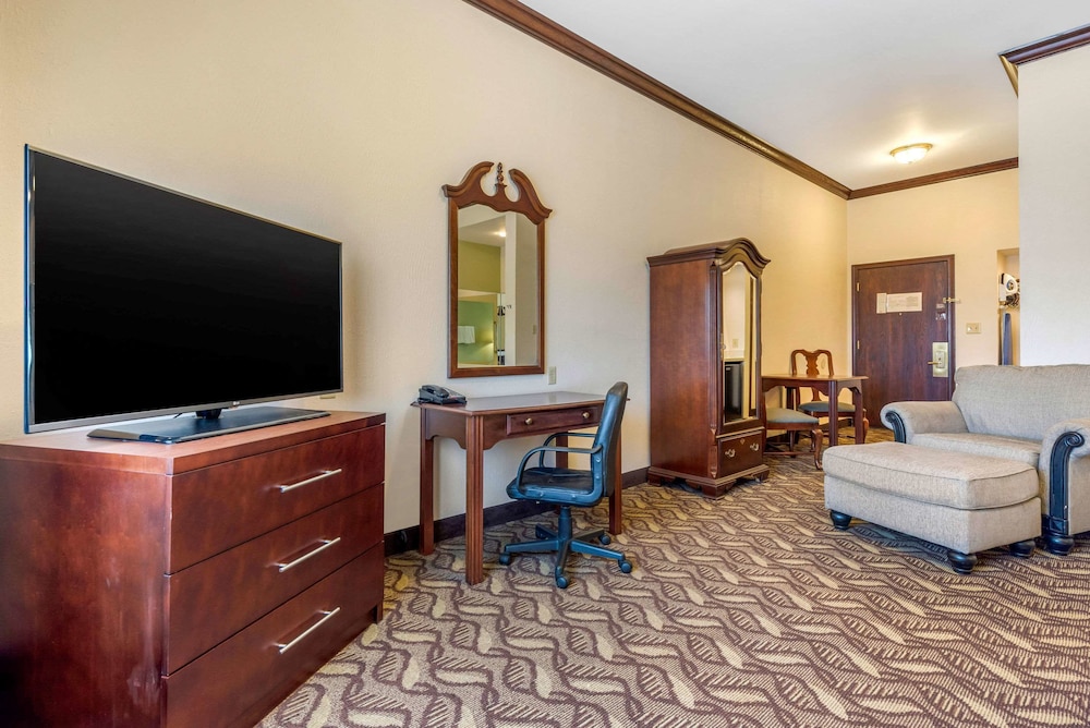 Quality Inn & Suites
