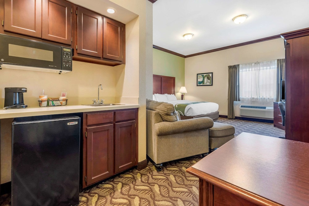 Quality Inn & Suites