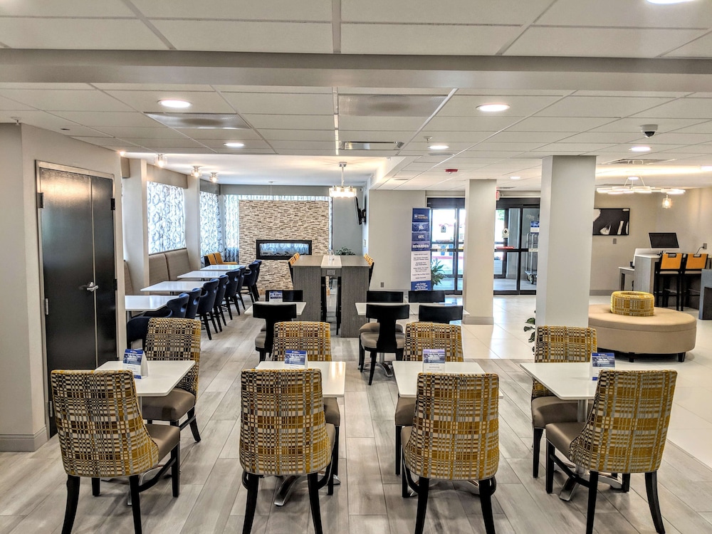 Best Western Plus Bloomington East Hotel