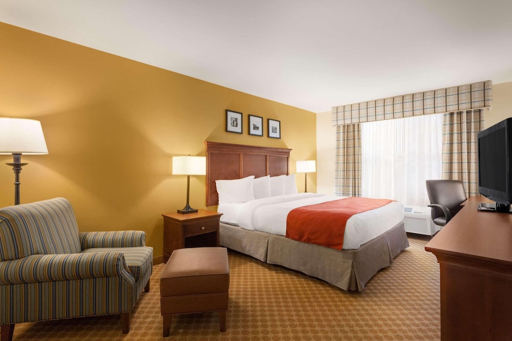 Country Inn & Suites by Radisson, Holland, MI