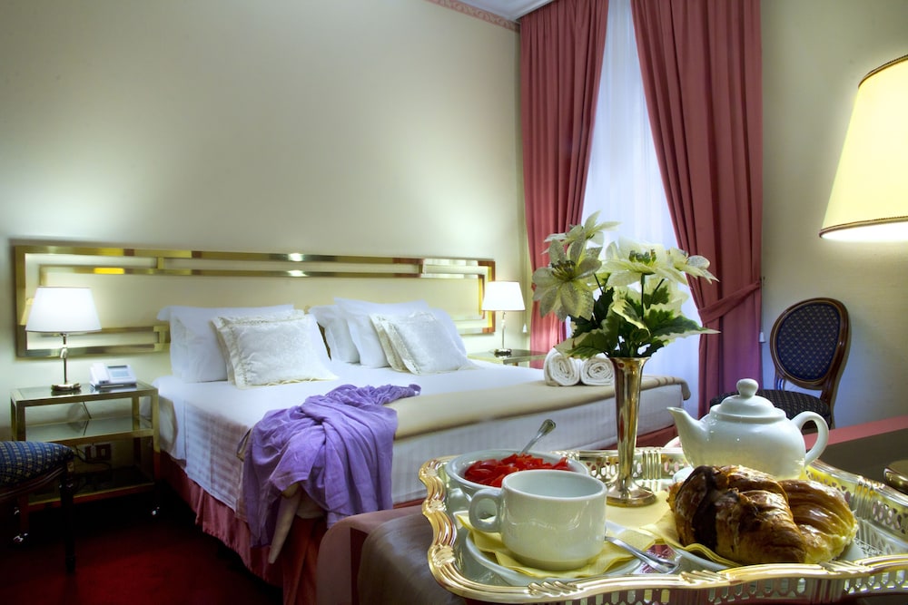 Hotel Mondial photo 2