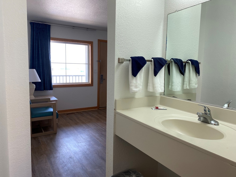 Mariner Inn and Suites