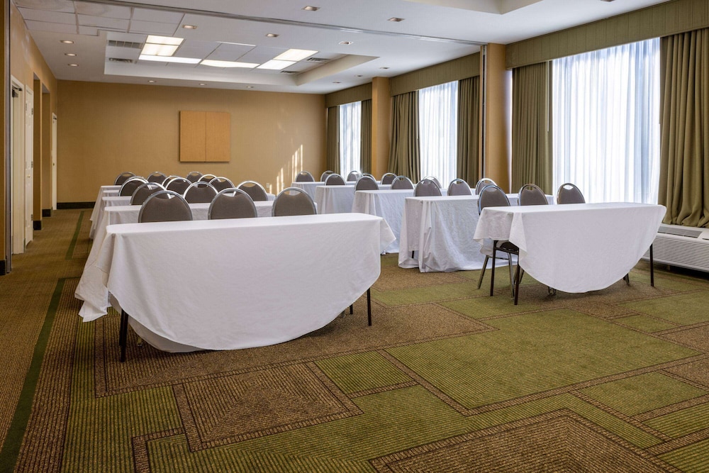 La Quinta Inn & Suites by Wyndham Kingsport TriCities