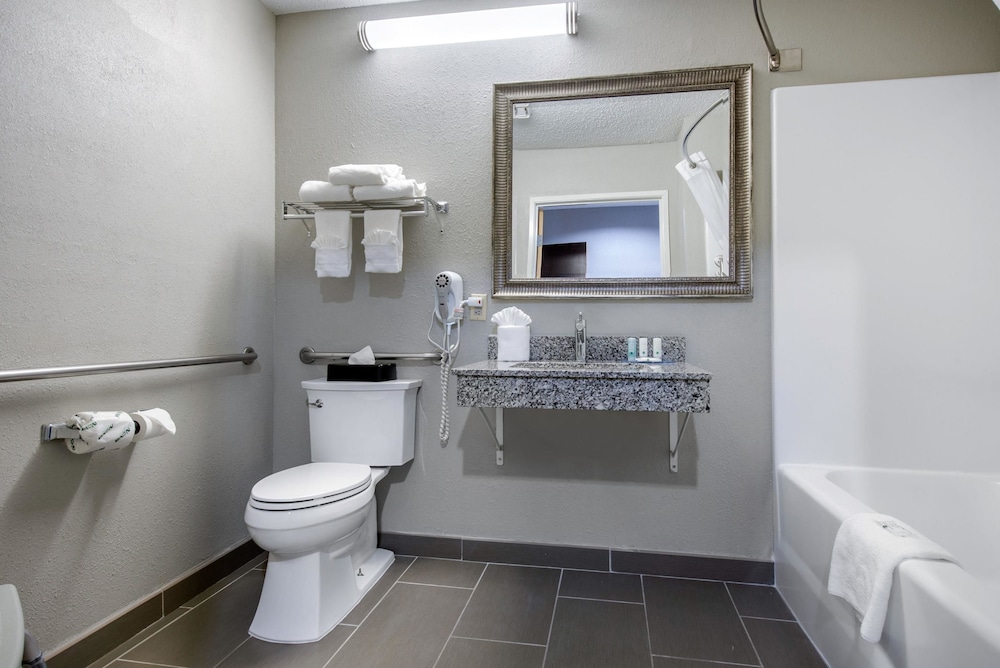 Quality Inn & Suites Brownsburg - Indianapolis West