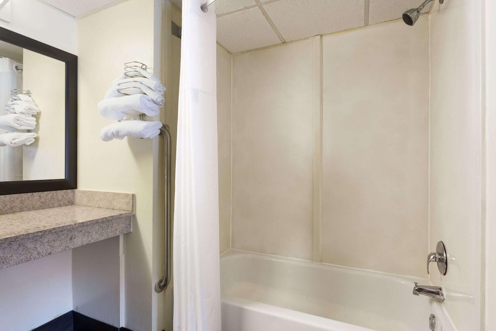 Heritage Inn