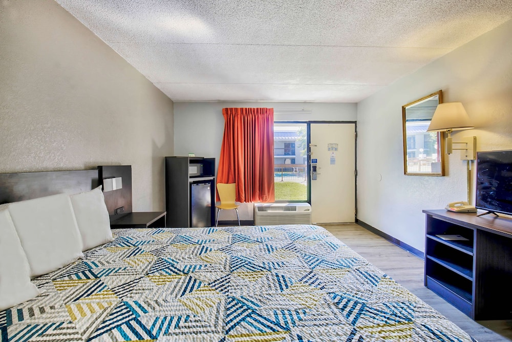 Motel 6 Ashland, VA