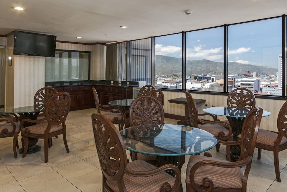 Delta Hotels by Marriott San Jose Aurola photo 2