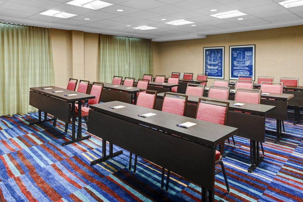 Fairfield Inn & Suites by Marriott Cape Cod Hyannis