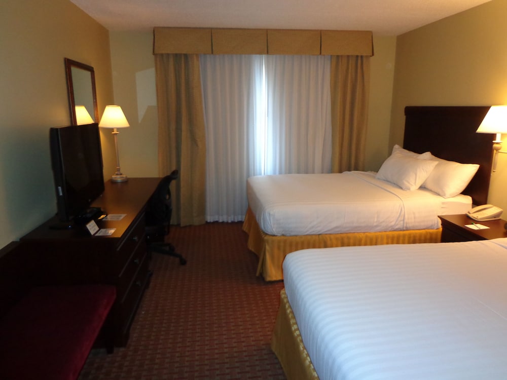 Euro Suites Hotel