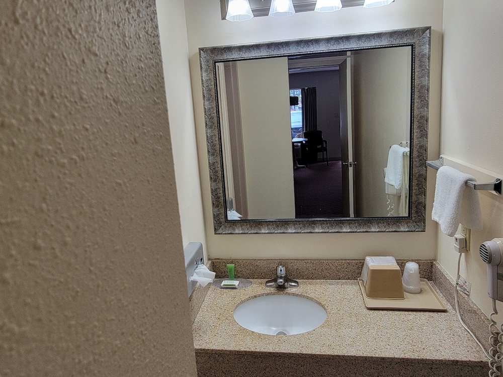 Twin Star Lodge