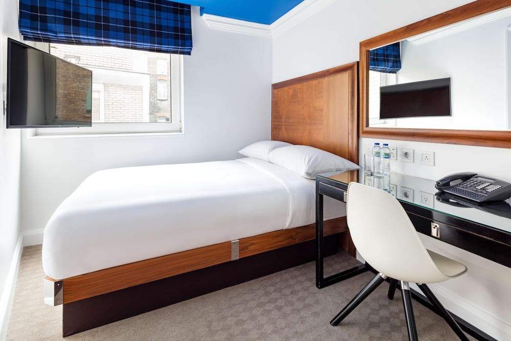 Radisson Blu Hotel, London Tottenham Court Road