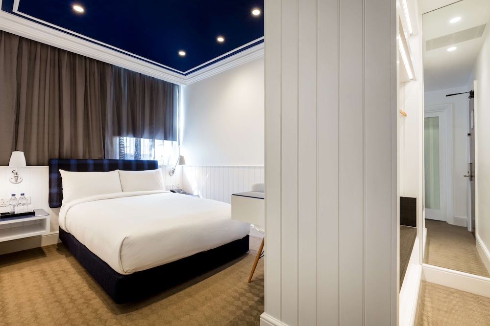 Radisson Blu Hotel, London Tottenham Court Road — photo 2