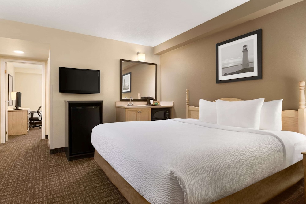 Travelodge Suites by Wyndham Moncton photo 2