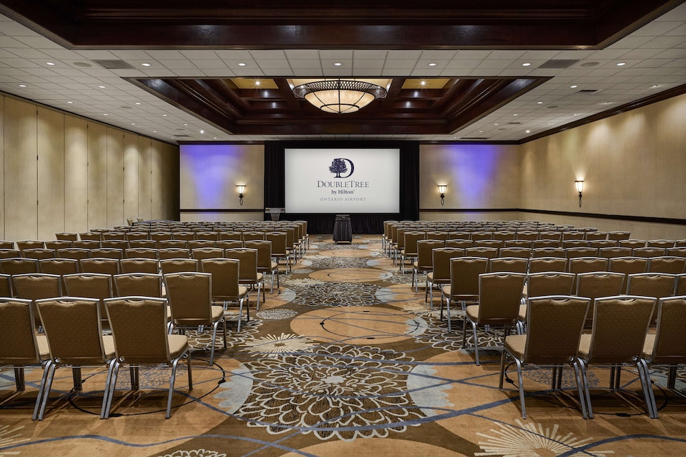 DoubleTree by Hilton Ontario Airport