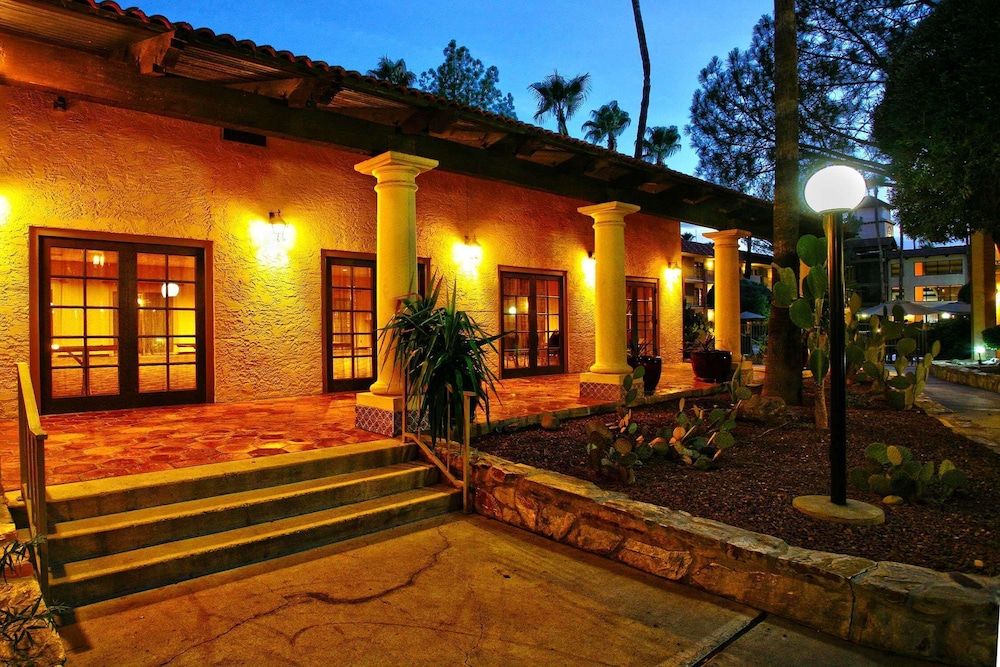 DoubleTree Suites by Hilton Tucson Airport photo 2