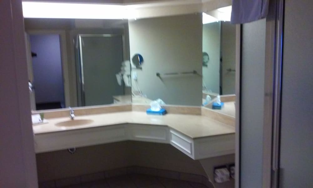 Imperial Swan Hotel & Suites