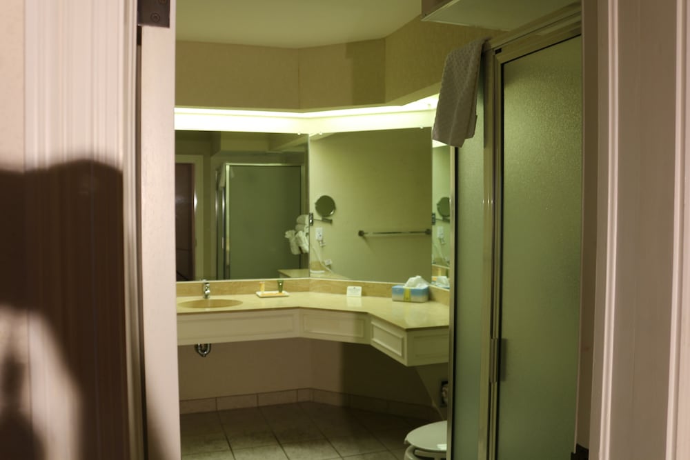 Imperial Swan Hotel & Suites