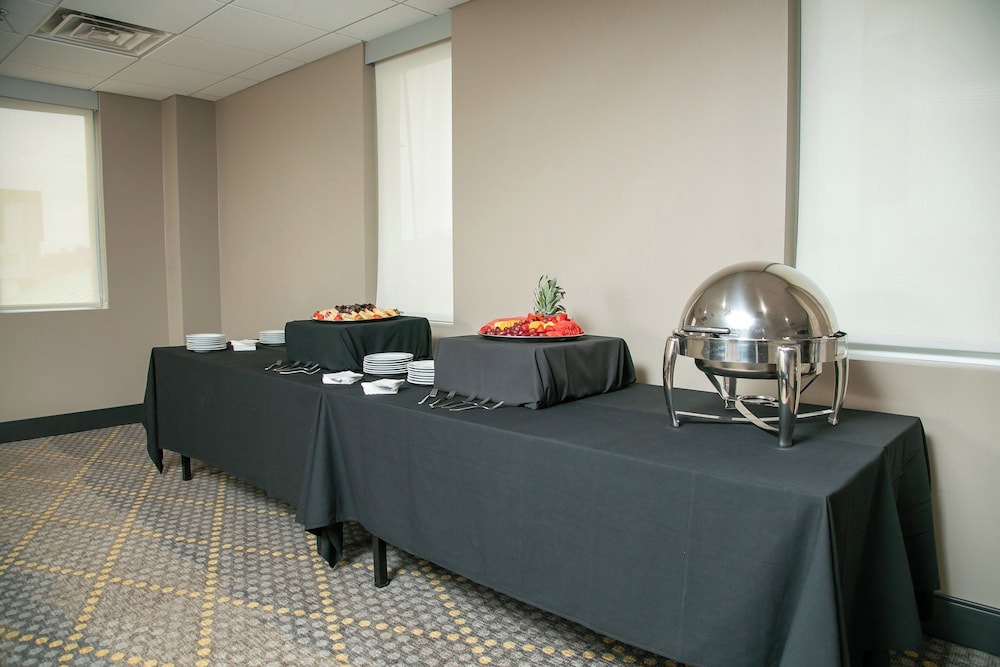 Holiday Inn Metairie New Orleans by IHG