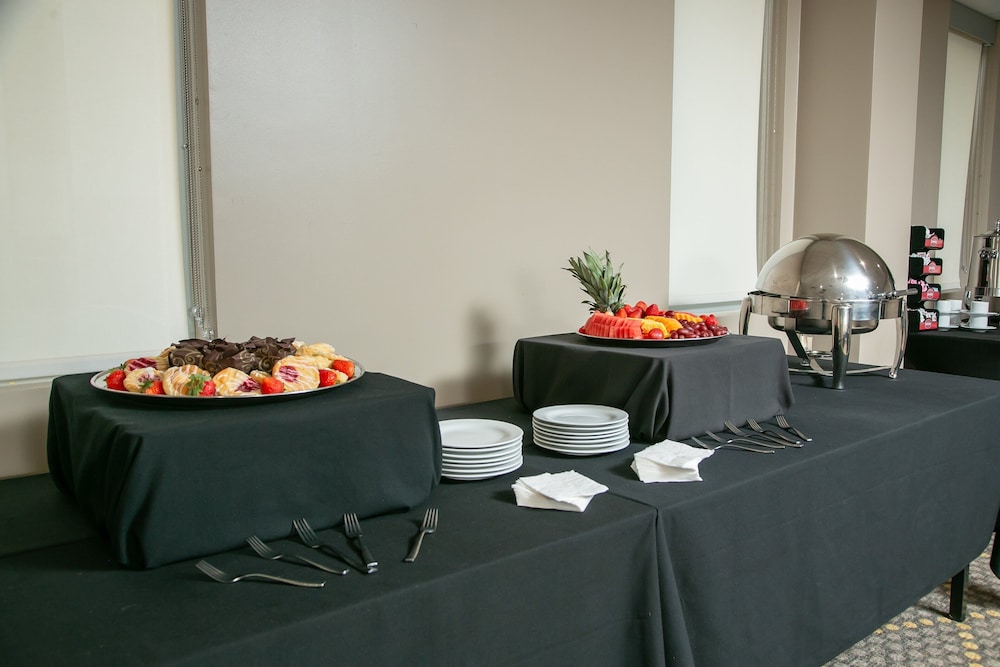 Holiday Inn Metairie New Orleans by IHG