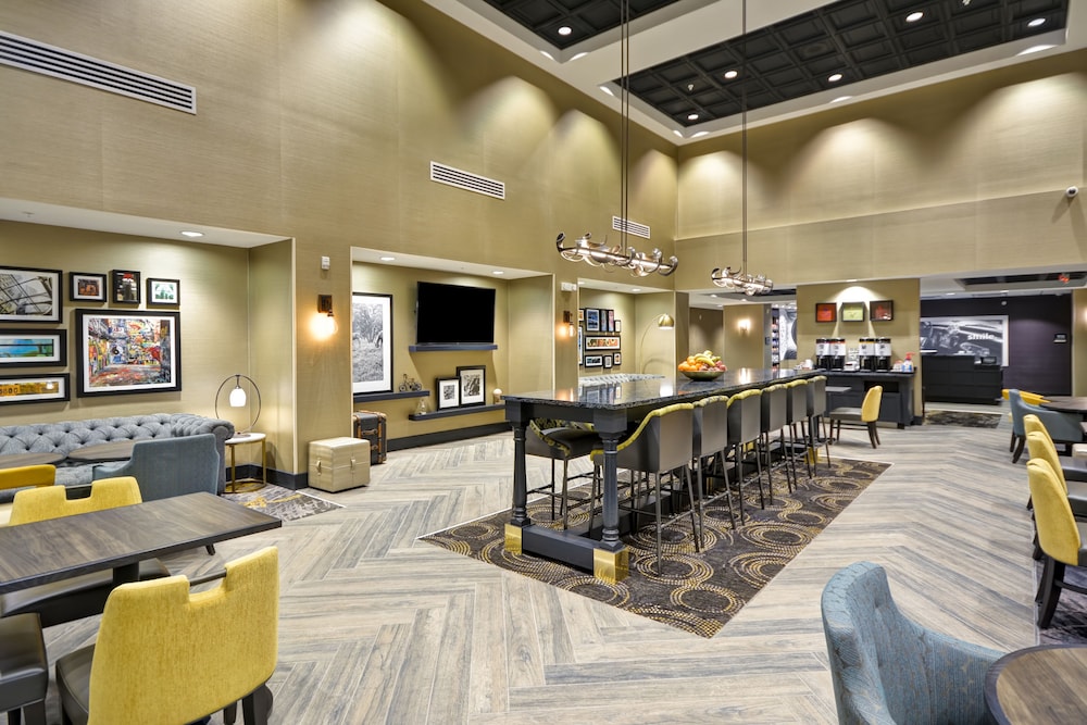 Hampton Inn & Suites Detroit/Warren